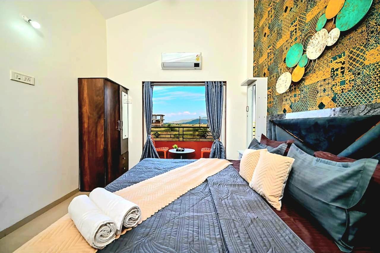 Ll Empyrean Stay Ll Airawat Villa Ll 2Bhk Ll Ac Ll Private Pool Ll Wifi Ll Лонавала Екстериор снимка